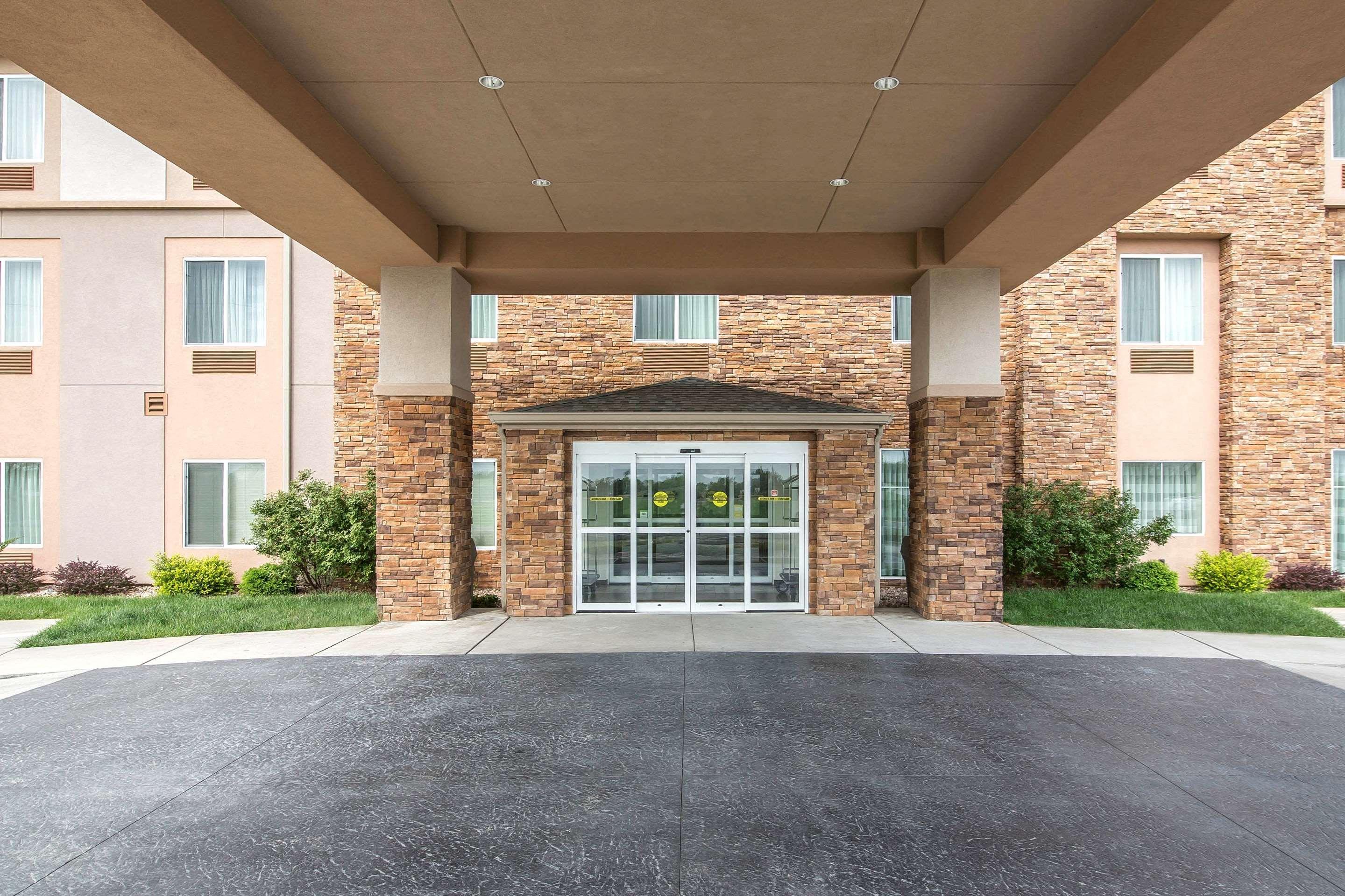Sleep Inn & Suites Haysville Exterior foto